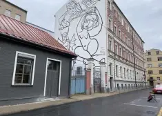 Колотили, пилили и включали прожекторы посреди ночи: ремонт в центре Риги вызвал возмущение жителей