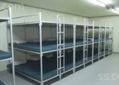 В Риге начали продавать места в современном бомбоубежище с душем, кухней и запасами