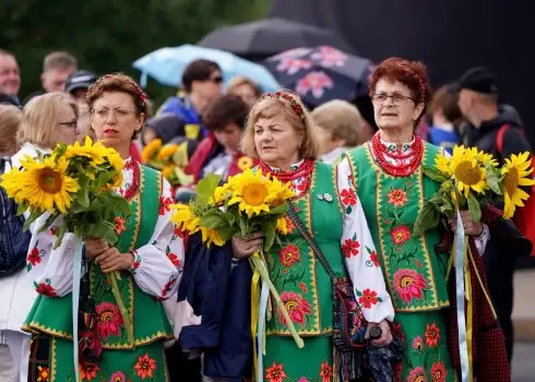 Шествие "Путь подсолнухов" в поддержку Украины (24.08.25)