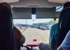 Поездка на автобусе по цене авиабилета: к чему привело закрытие границы с Беларусью