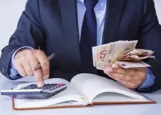 Жителям Латвии скоро начнут раздавать выгодные ипотечные кредиты. Однако есть одно условие