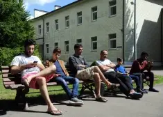 Один вызов бригады - 200 евро: стало известно, сколько стоит налогоплательщикам лечение попавших в Латвию мигрантов