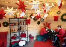 ФОТО, ВИДЕО: в Риге вновь открылся Благотворительный домик Laima - помочь исполнить мечты 1250 детей можете и вы