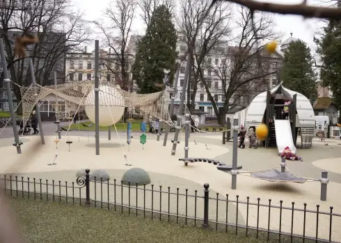 Обновленная детская площадка в Верманском парке (2025)