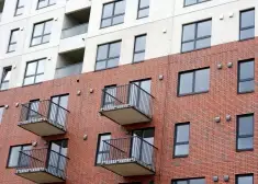 Эксперты считают, что жители Латвии могут еще глубже залезать в долги