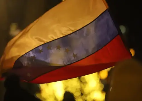 "Руки прочь от Венесуэлы" - протест в Риге (09.01.26)