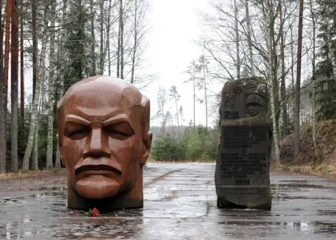 Бывшая советская ракетная база в Зелтини (2008)