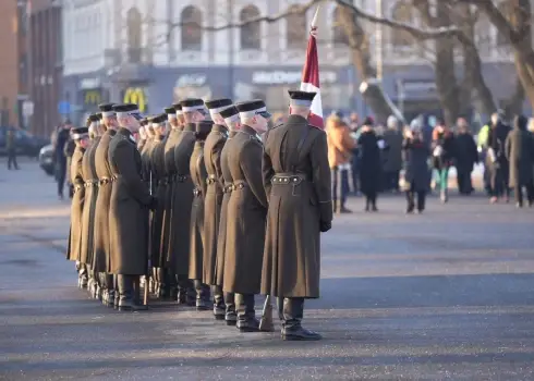 Возложение цветов у памятника Свободы (20.01.26)