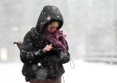 В Латвию возвращается суровая зима - впереди гололед, метель и экстремальные морозы