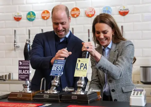 Принцесса Кэтрин и принц Уильям посетили пивоварню в Лондоне