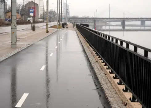 Качество работ на набережной Мукусалас вызвало вопросы (март 2026)