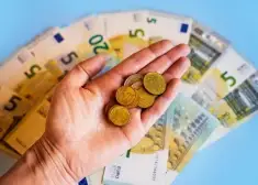 В Латвии выросли накопления на 3-м пенсионном уровне, но многим стоит проверить одну важную деталь