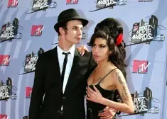 Бывший муж Эми Уайнхаус сделал неожиданное заявление о ее зависимости и последнем разговоре с ней