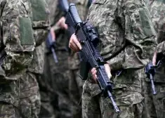 Осталась всего неделя: Минобороны Латвии обратилось к мужчинам в возрасте от 18 до 27 лет