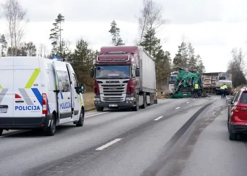 Авария с фурами на Лиепайском шоссе (13.04.26)