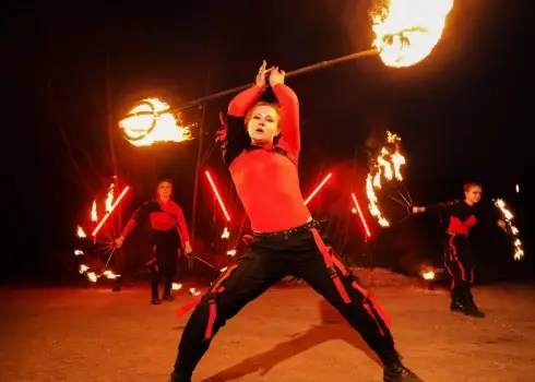 Athar Performance Group поражает огненным шоу